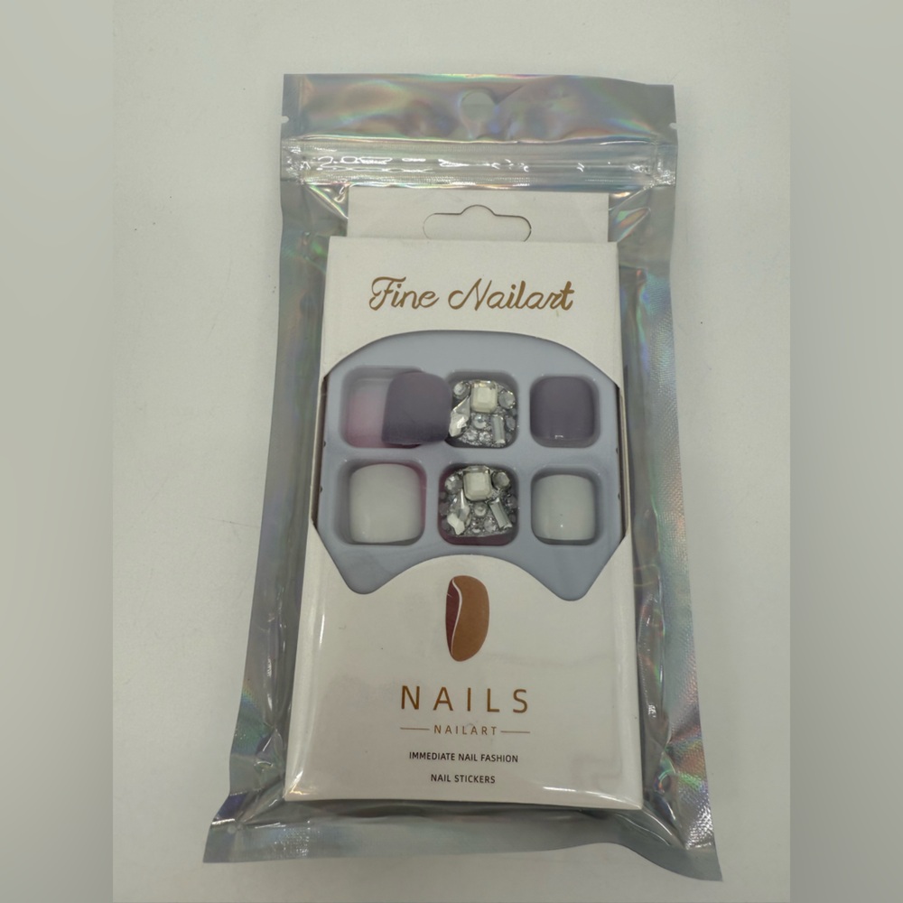 Press-On Nails - Black and White